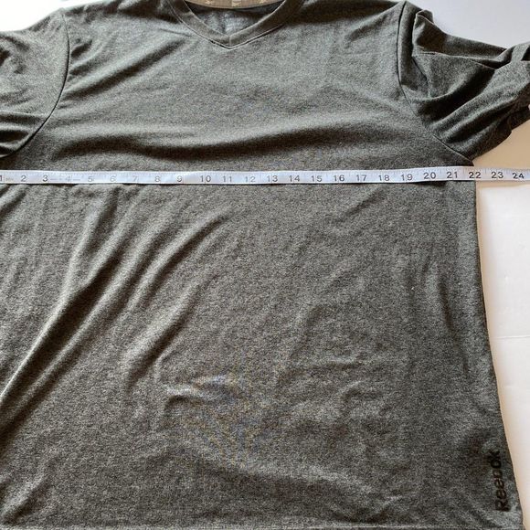 Reebok Men's Small V-neck Tee Shirt, L (p17) - Picture 5 of 7